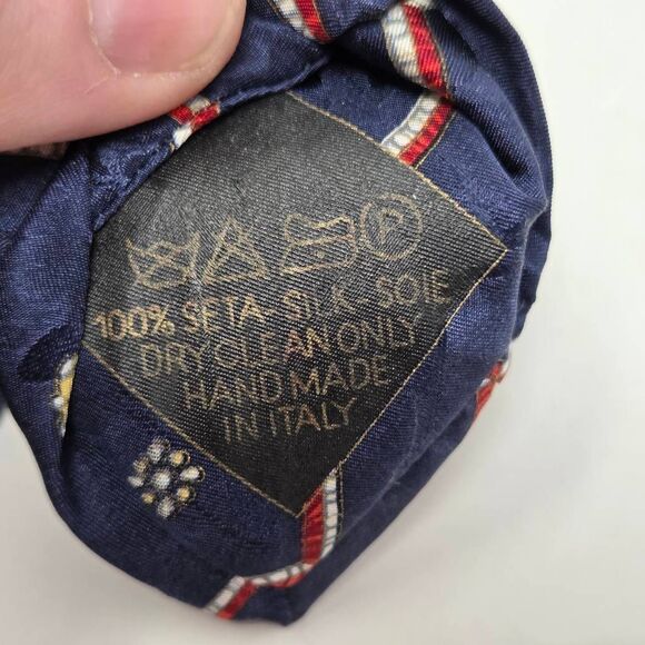 BRIONI SILK TIE BLACK RED BLUE GEOMETRIC SATIN REGAL ITALY 4" X 63" LONG - Picture 2 of 5
